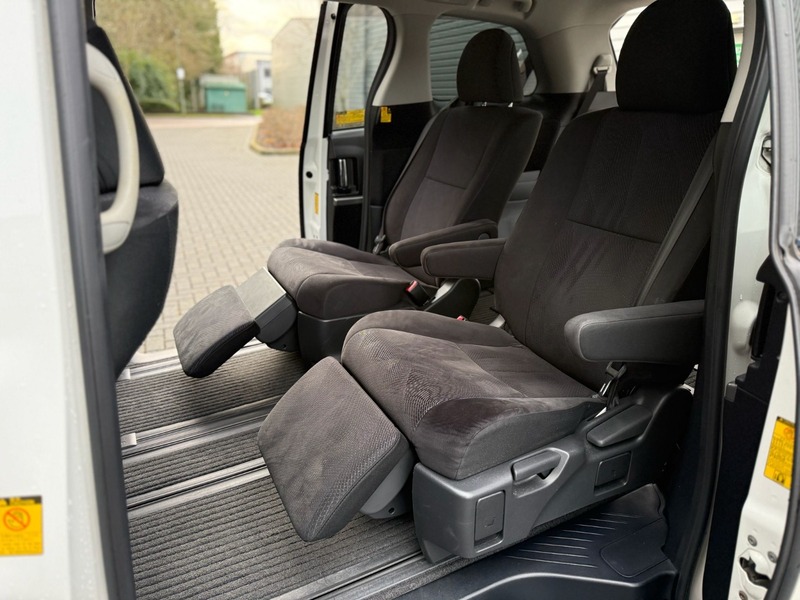 Used Toyota Estima 2012 for sale - 77452722: Photo 3