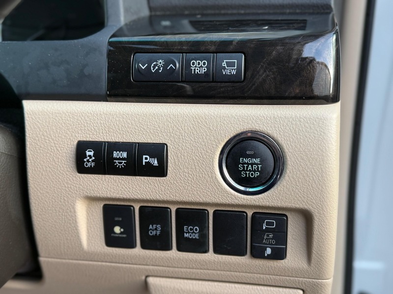 Used Toyota Vellfire 2013 for sale - 77236922: Photo 17