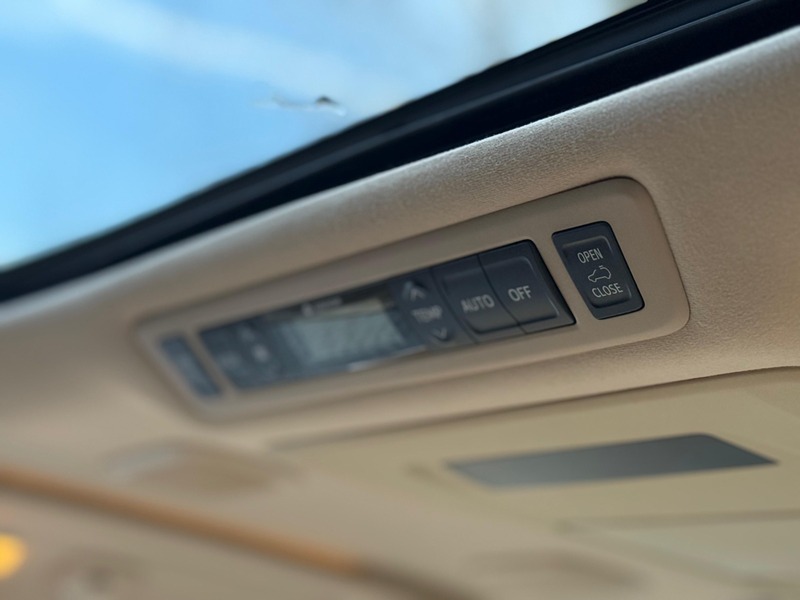 Used Toyota Vellfire 2013 for sale - 77236922: Photo 26