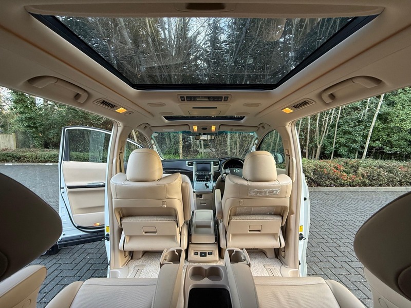 Used Toyota Vellfire 2013 for sale - 77236922: Photo 3