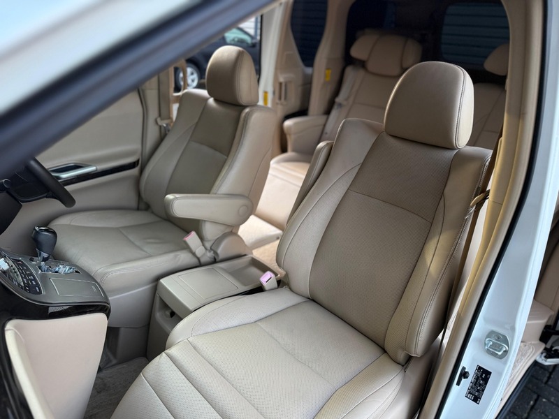 Used Toyota Vellfire 2013 for sale - 77236922: Photo 32