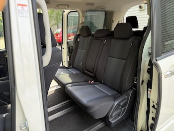Used Toyota Voxy 2015 for sale - 78752167: Photo