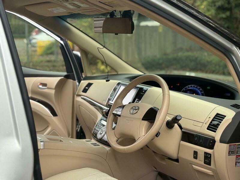 Used Toyota Estima 2012 for sale - 76605316: Photo 2