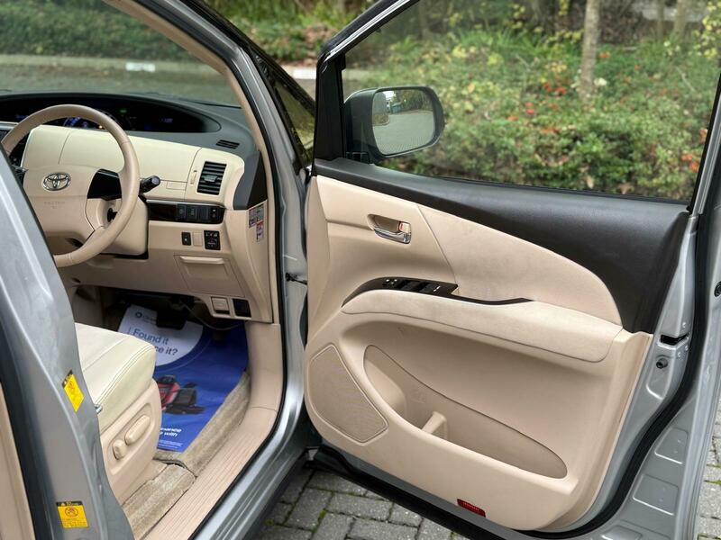 Used Toyota Estima 2012 for sale - 76605316: Photo 24