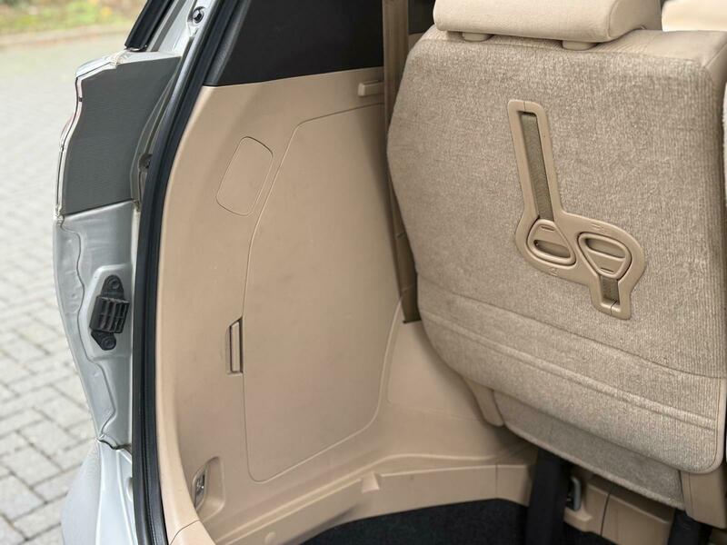 Used Toyota Estima 2012 for sale - 76605316: Photo 47