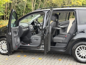 Used Volkswagen Touran 2014 for sale - 78590456: Photo
