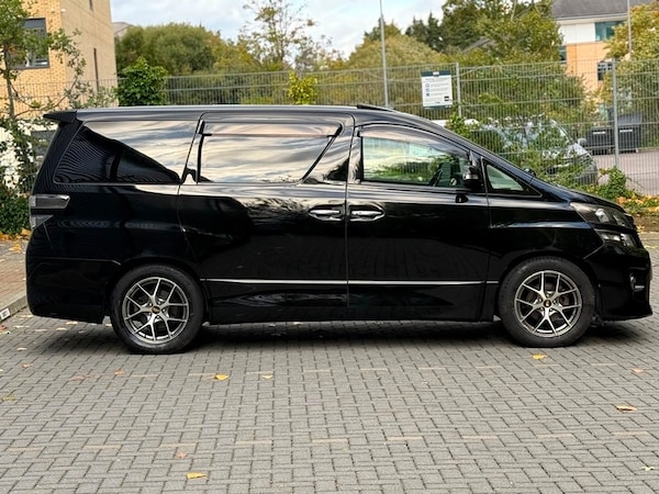 Used Toyota Vellfire 2013 for sale - 76178599: Photo 4