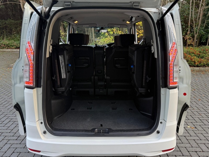 Used Nissan Serena 2025 for sale - 76570775: Photo 13