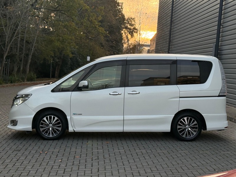 Used Nissan Serena 2025 for sale - 76570775: Photo 14