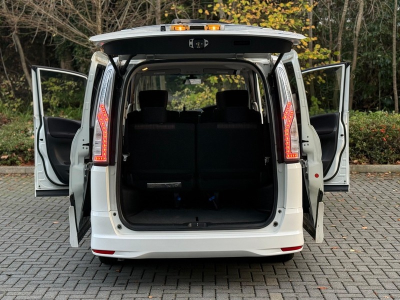 Used Nissan Serena 2025 for sale - 76570775: Photo 5