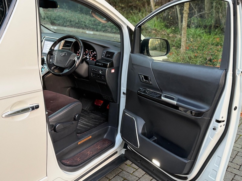 Used Toyota Alphard 2013 for sale - 76910815: Photo 37