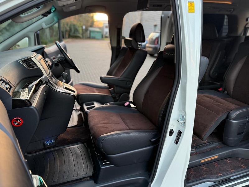 Used Toyota Alphard 2013 for sale - 76910815: Photo 50