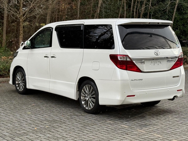 Used Toyota Alphard 2014 for sale - 76941700: Photo 2