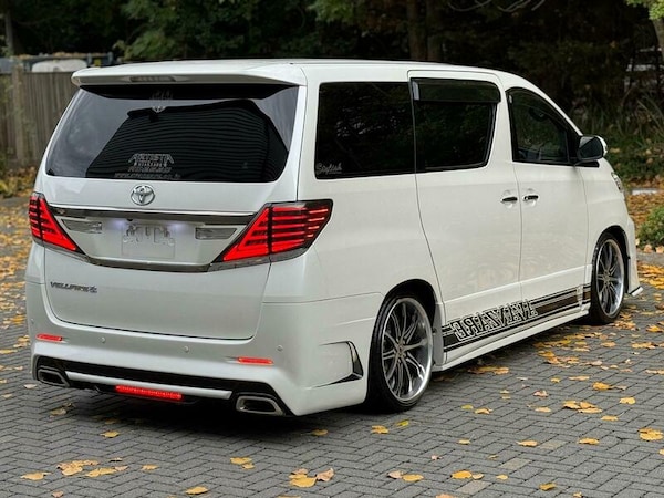 Used Toyota Vellfire 2013 for sale - 76163741: Photo 2