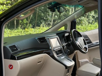 Used Toyota Vellfire 2013 for sale - 78497123: Photo
