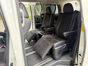 Used Toyota Vellfire 2013 for sale - 79033856: Photo