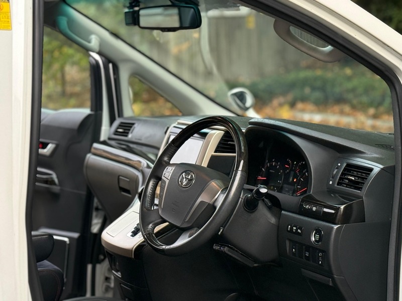 Used Toyota Vellfire 2025 for sale - 76323872: Photo 32