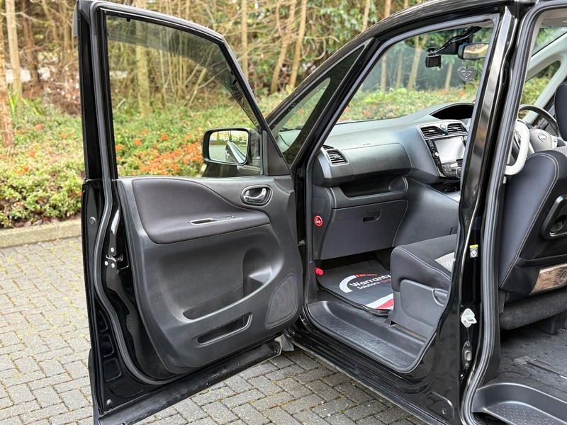 Used Nissan Serena 2015 for sale - 77241828: Photo 18