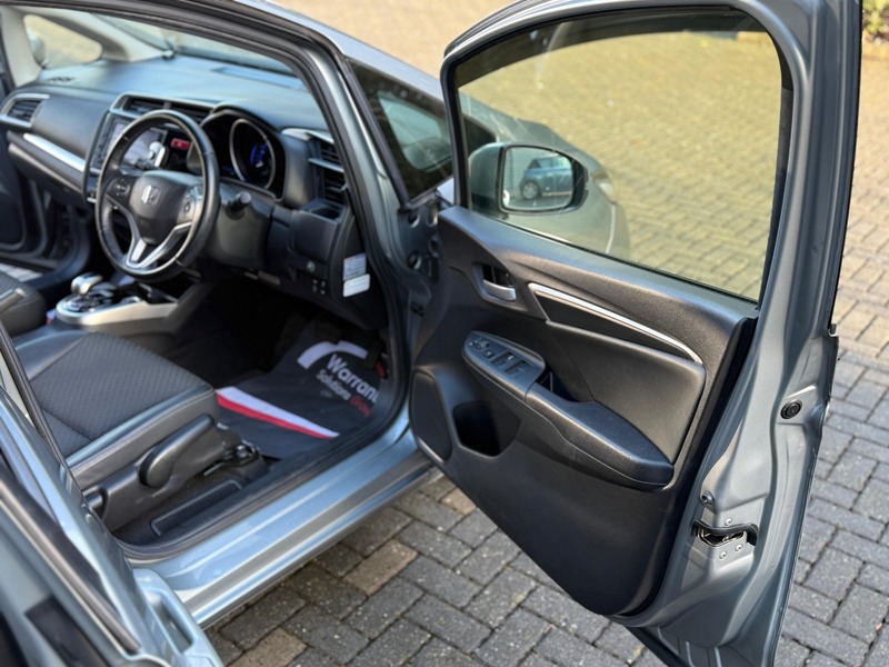 Used Honda Jazz 2016 for sale - 77632315: Photo 40