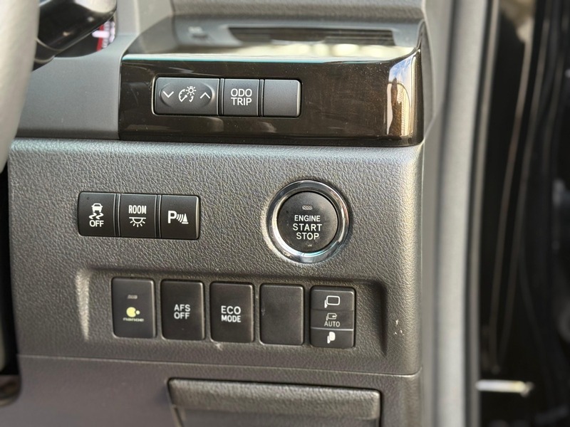 Used Toyota Vellfire 2013 for sale - 76941701: Photo 24