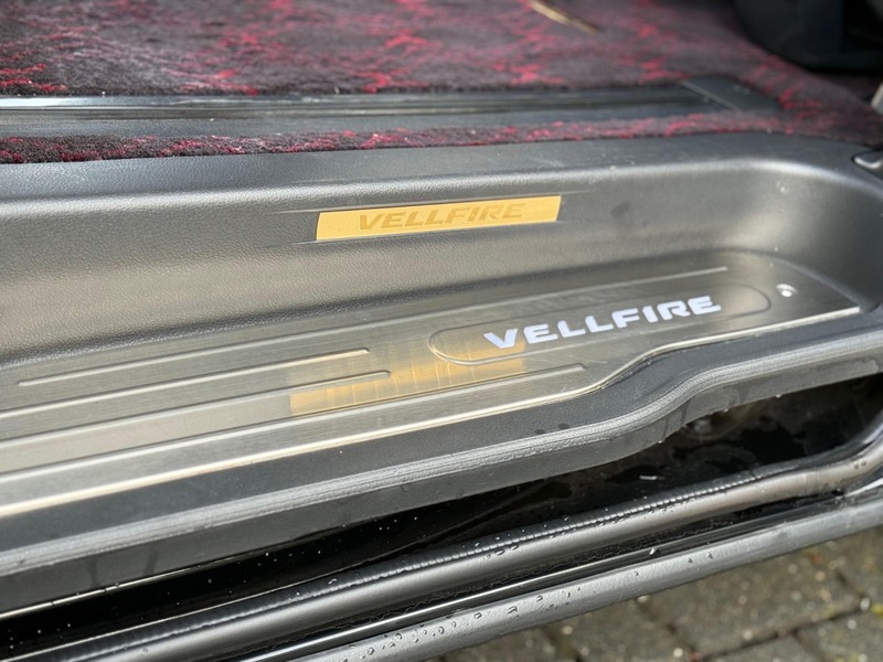 Used Toyota Vellfire 2013 for sale - 76941701: Photo 27