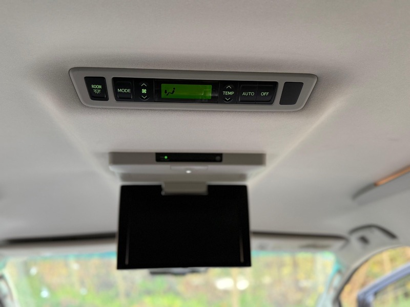 Used Toyota Vellfire 2013 for sale - 76941701: Photo 37