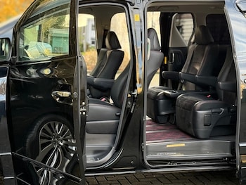 Used Toyota Vellfire 2013 for sale - 76941701: Photo