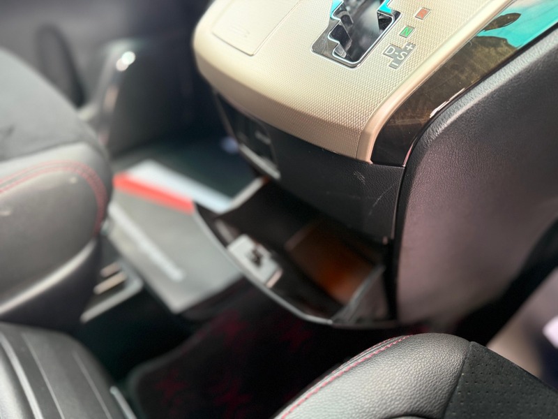 Used Toyota Vellfire 2013 for sale - 76941701: Photo 50