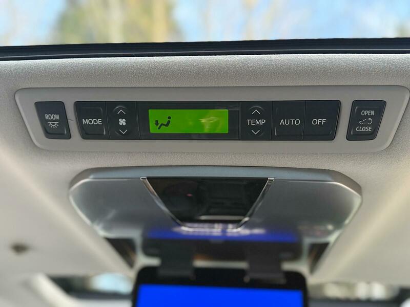 Used Toyota Vellfire 2013 for sale - 77342422: Photo 24