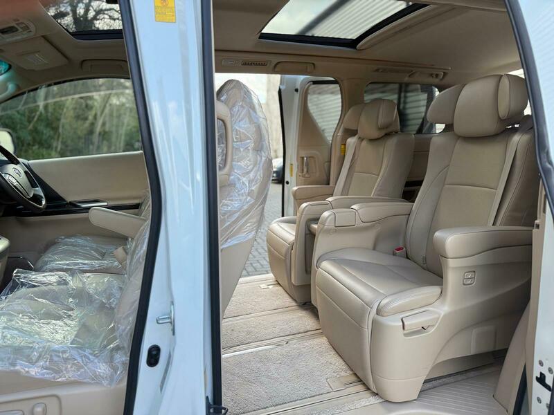 Used Toyota Vellfire 2014 for sale - 78213197: Photo 2