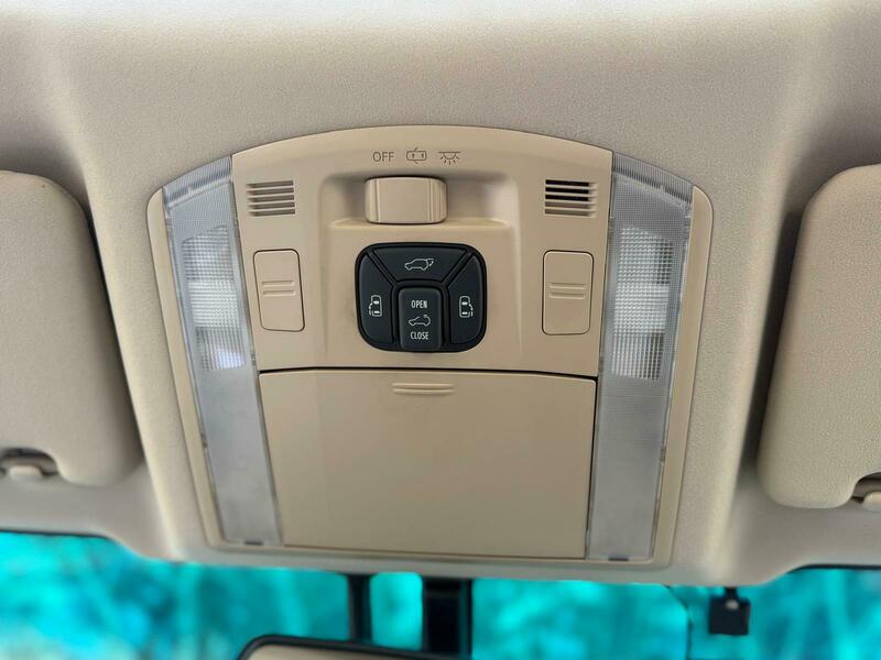 Used Toyota Vellfire 2014 for sale - 78213197: Photo 31