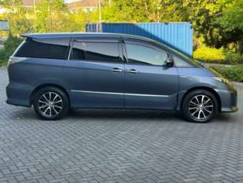 Used Toyota Estima  for sale - 74718745: Photo