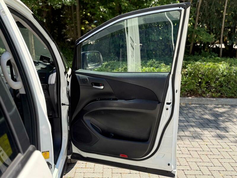 Used Toyota Estima 2012 for sale - 76264332: Photo 28