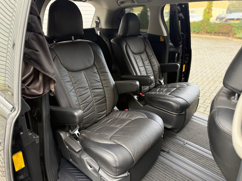 Used Toyota Estima 2013 for sale - 77319762: Photo 16