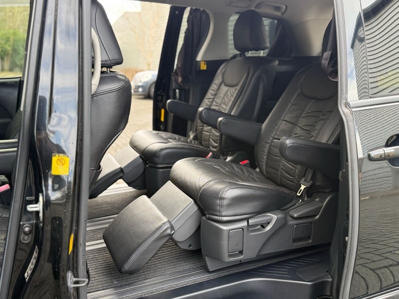 Used Toyota Estima 2013 for sale - 77319762: Photo 17