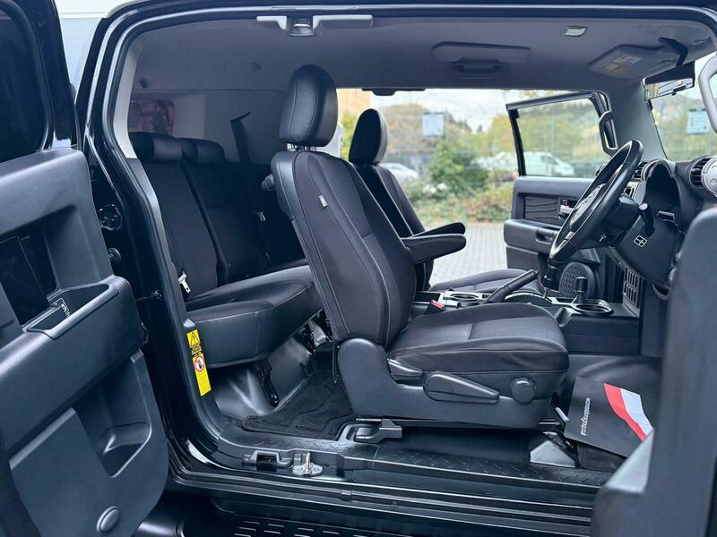 Used Toyota FJ Cruiser 2013 for sale - 76655588: Photo 26