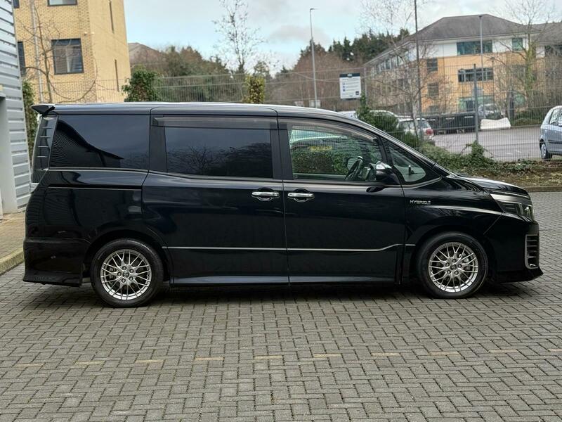 Used Toyota Voxy for sale - 77328841: Photo 13