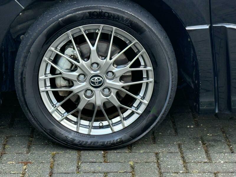 Used Toyota Voxy for sale - 77328841: Photo 17