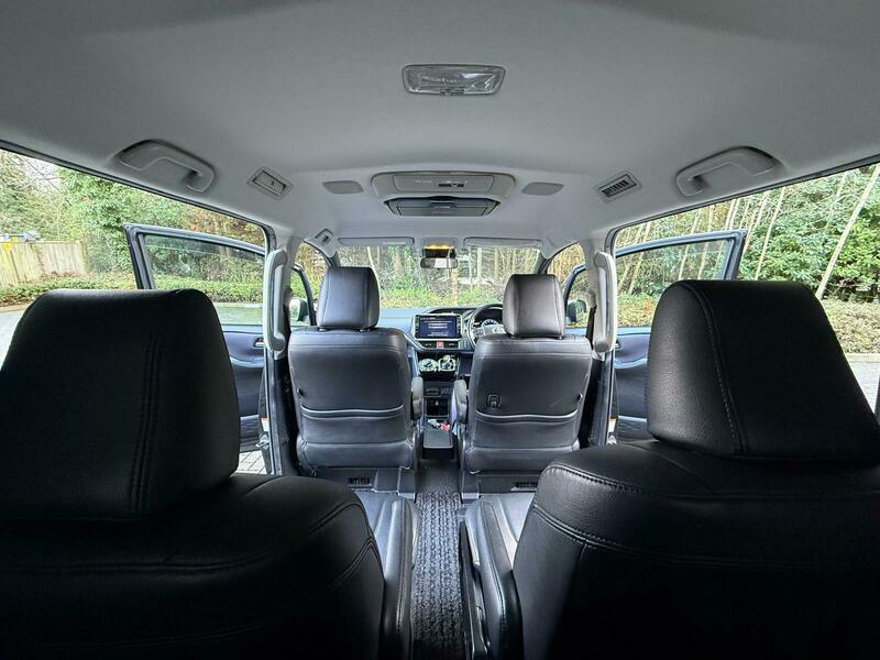 Used Toyota Voxy for sale - 77328841: Photo 21