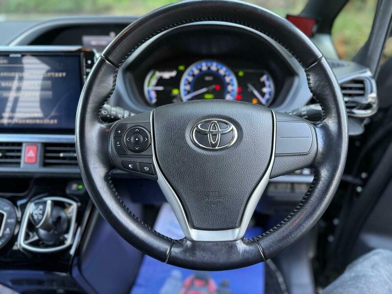Used Toyota Voxy for sale - 77328841: Photo 40