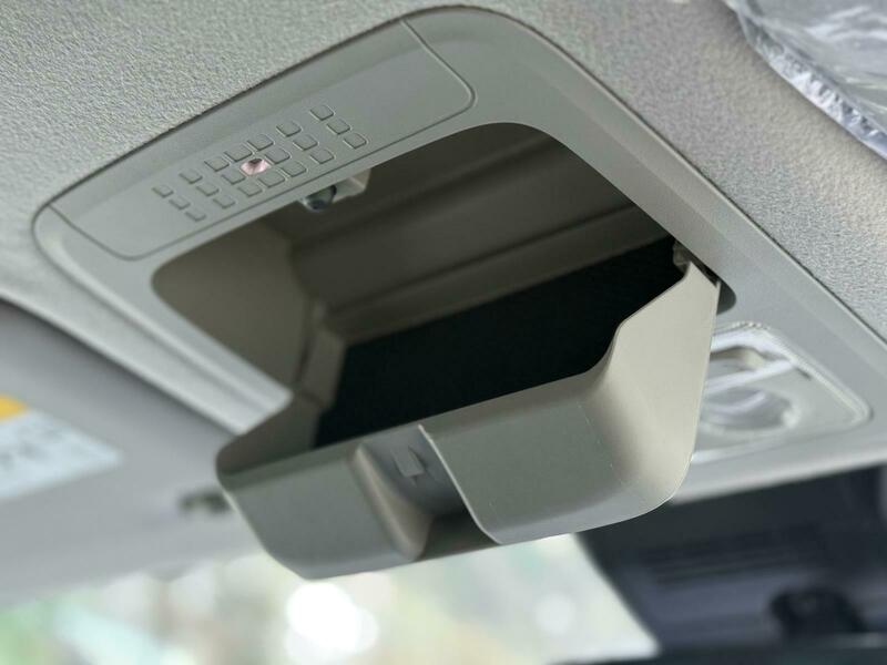 Used Toyota Voxy for sale - 77328841: Photo 46