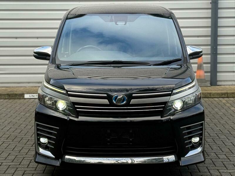 Used Toyota Voxy for sale - 77328841: Photo 6