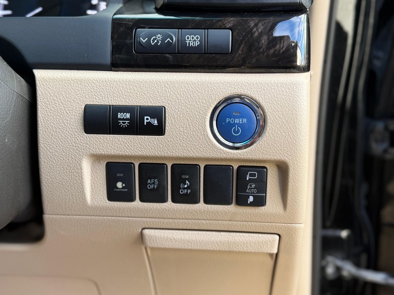 Used Toyota Alphard 2012 for sale - 77250995: Photo 33