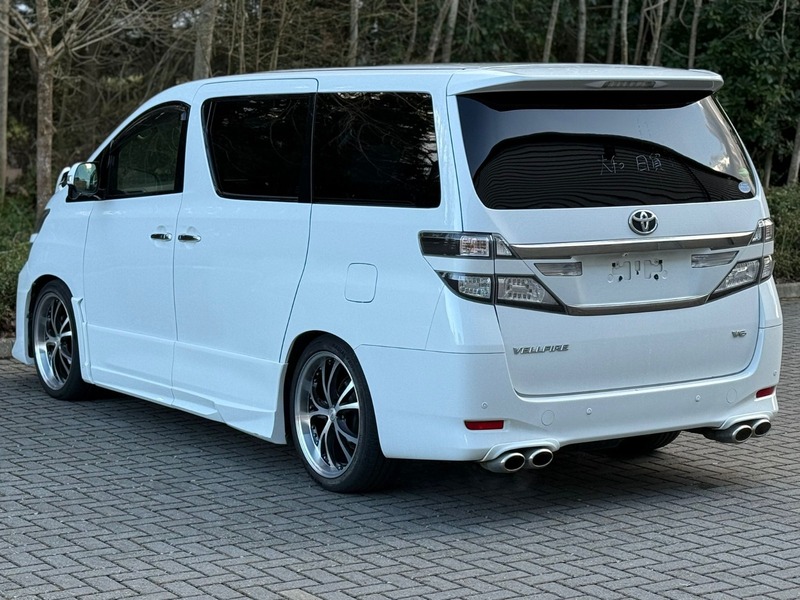 Used Toyota Vellfire 2014 for sale - 78201356: Photo 2
