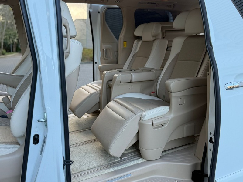 Used Toyota Vellfire 2014 for sale - 78201356: Photo 4