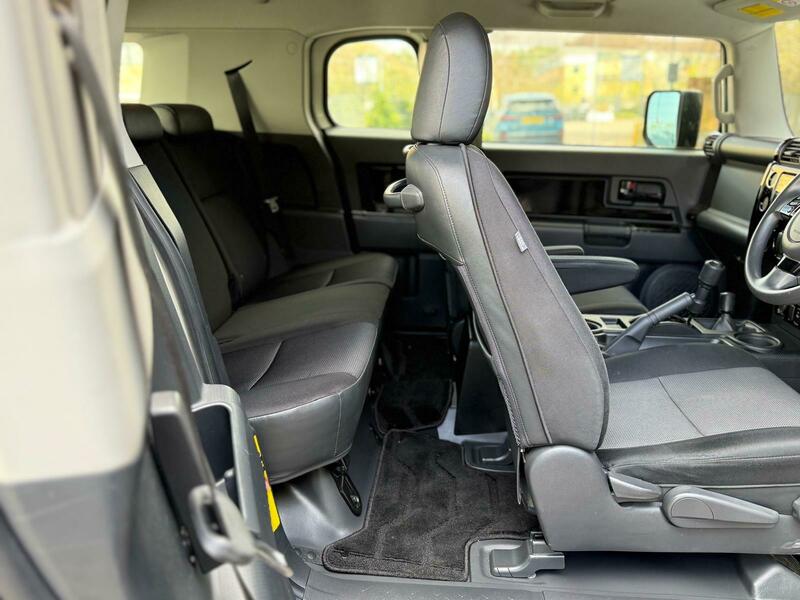 Used Toyota FJ Cruiser 2014 for sale - 77851017: Photo 29