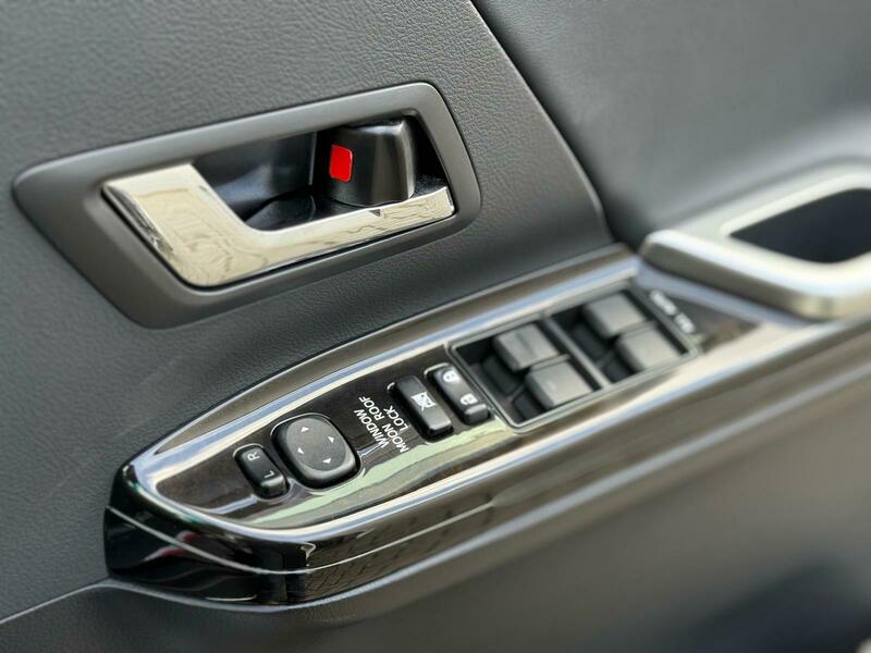 Used Toyota Vellfire 2013 for sale - 77906077: Photo 35