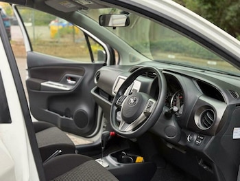 Used Toyota Yaris 2015 for sale - 78316155: Photo