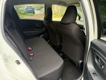 Used Toyota Yaris 2015 for sale - 78316155: Photo