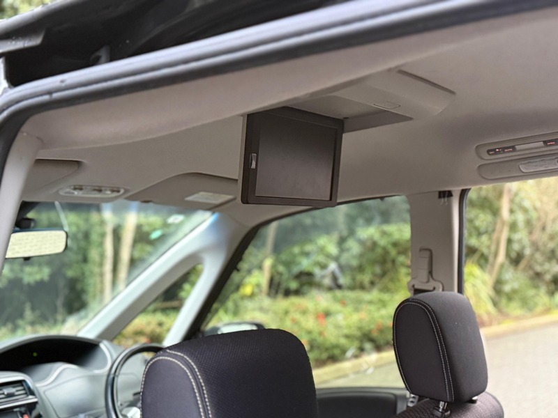 Used Nissan Serena 2015 for sale - 77241809: Photo 13